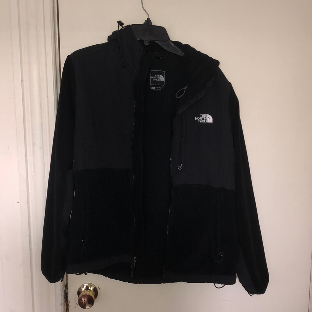 Woman’s north face jacket